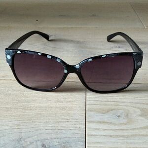 Steve Madden Black and White Patterned Sunglasses